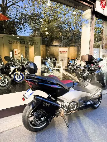XP TMAX 560