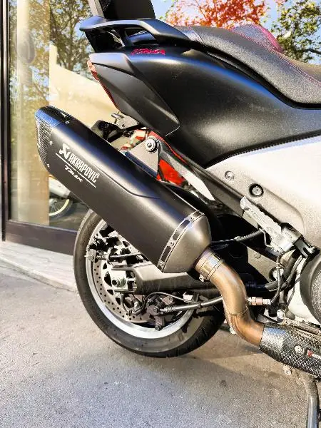 XP TMAX 560
