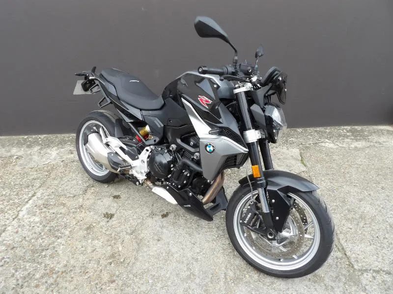 F 900 R