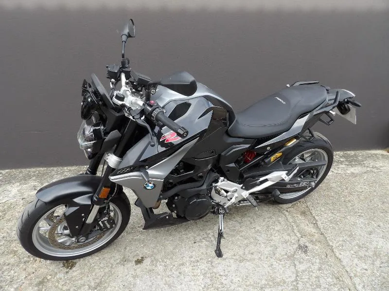 F 900 R