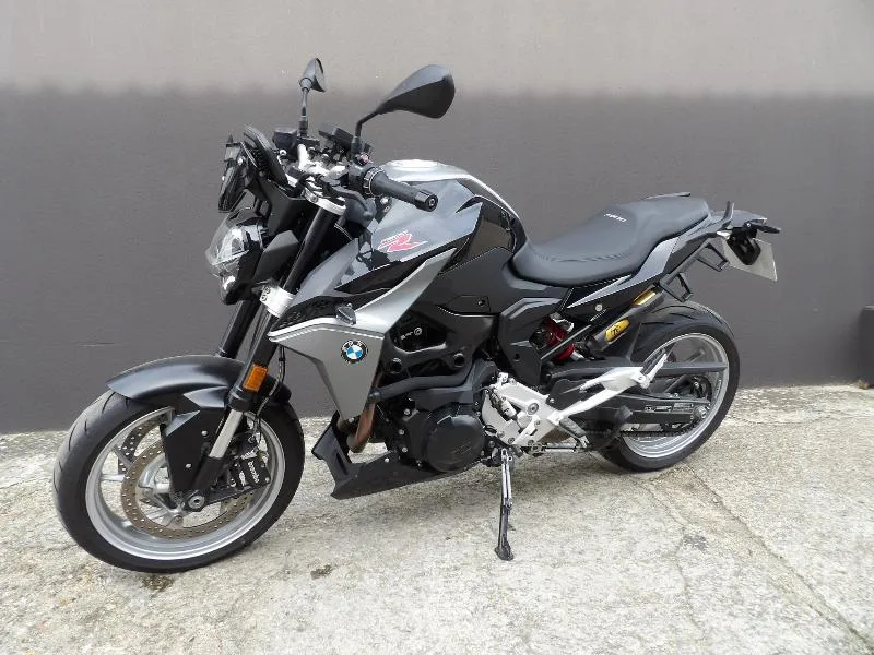 F 900 R