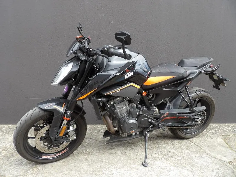 890 DUKE