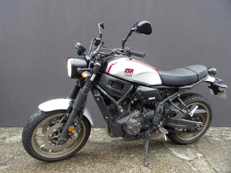 XSR 700 XTRIBUTE