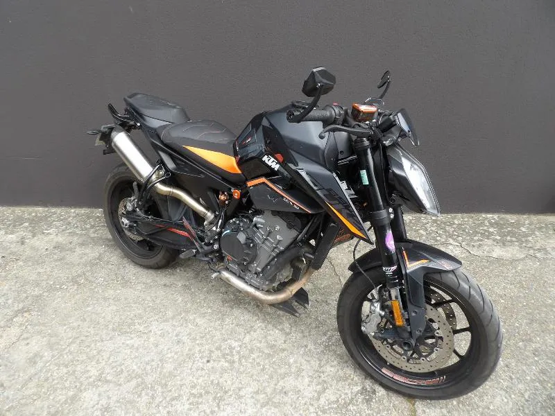 890 DUKE