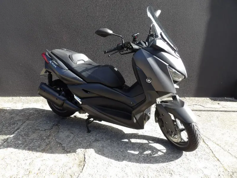 XMAX 300