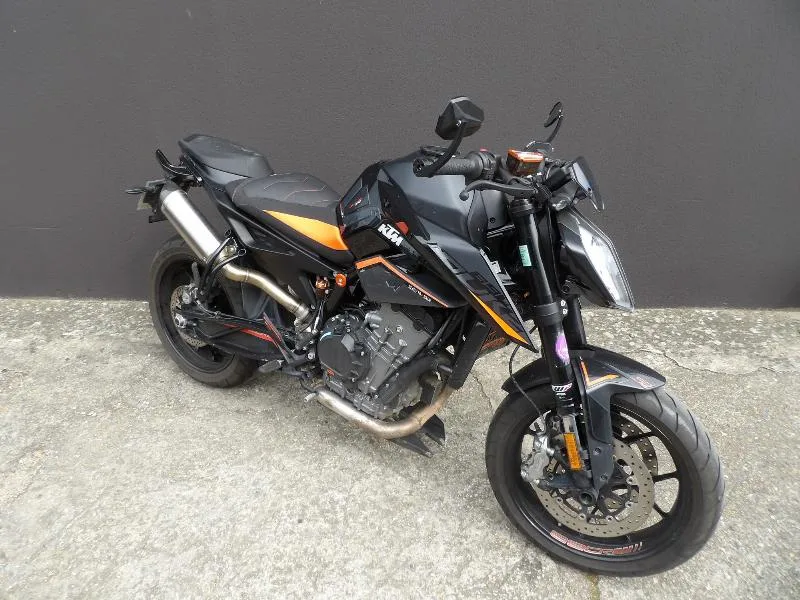 890 DUKE