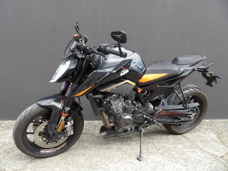 890 DUKE
