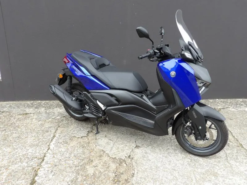 XMAX 125