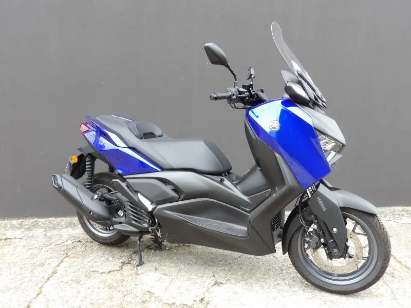 XMAX 125