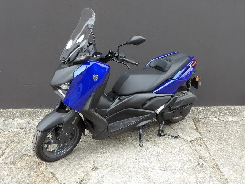 XMAX 125
