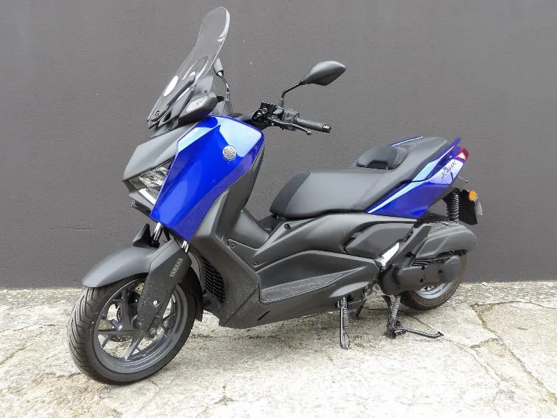 XMAX 125