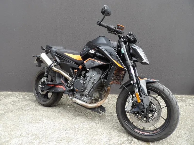890 DUKE