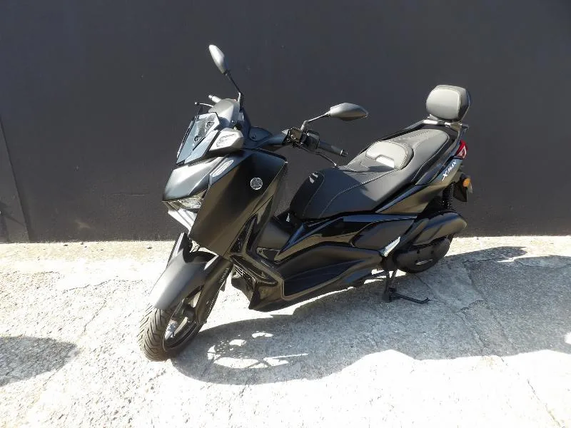 XMAX 125