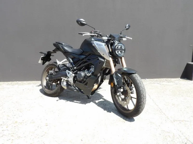 CB 125  R