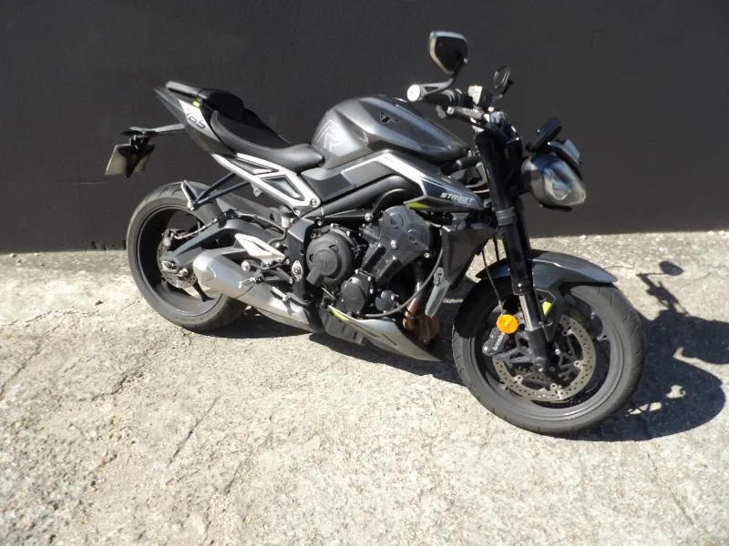 STREET TRIPLE 765 R 2023