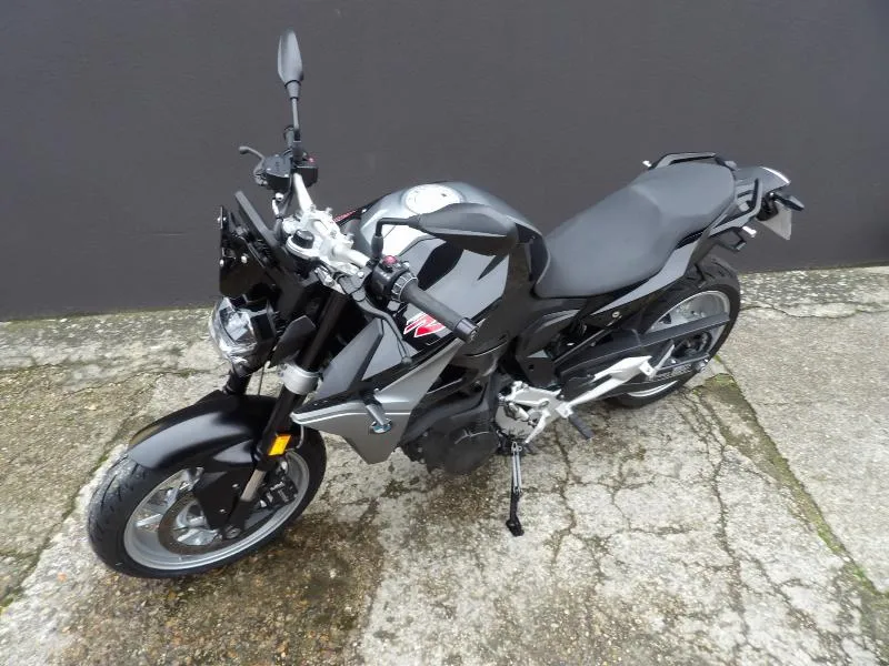 F 900 R