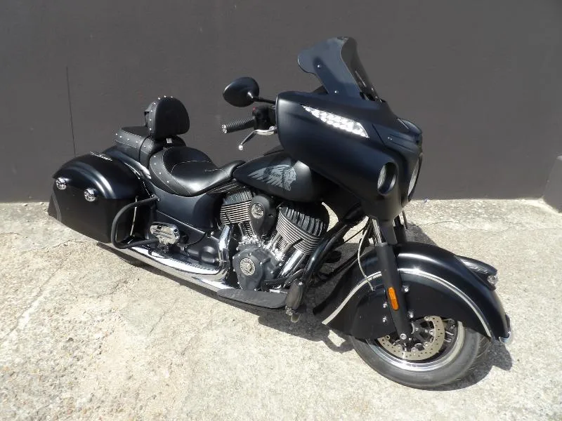 CHIEFTAIN DARK HORSE 1800