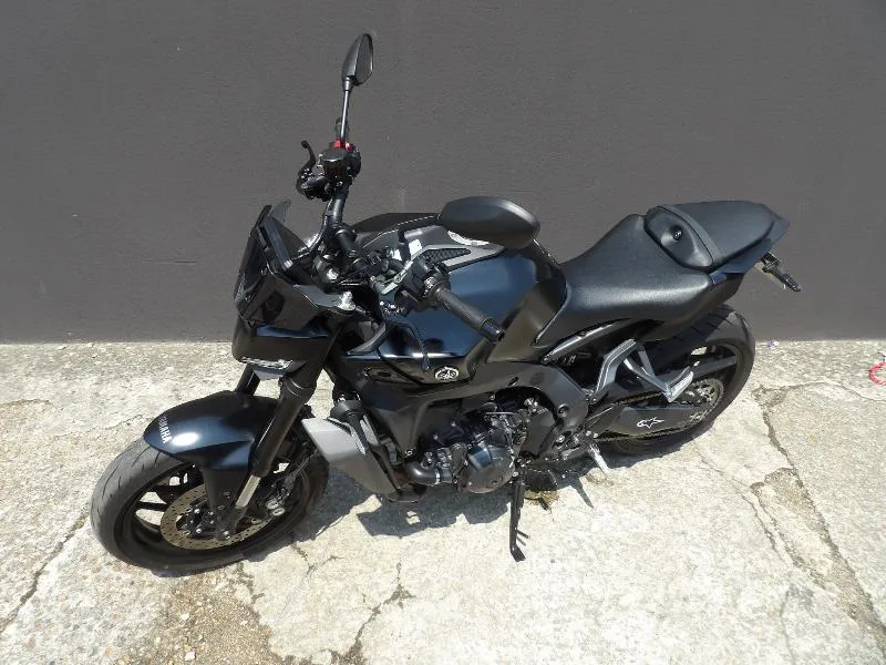 MT09