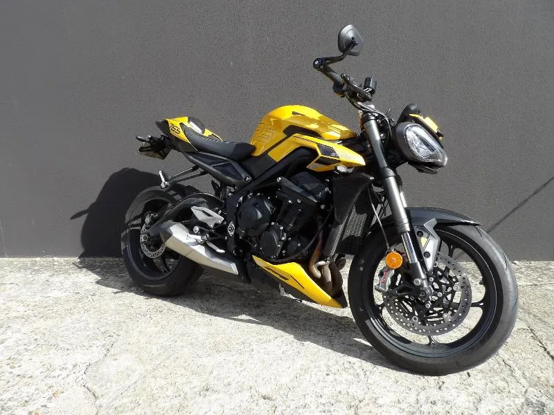 STREET TRIPLE 765 RS