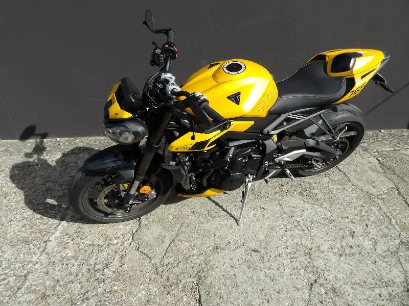 STREET TRIPLE 765 RS