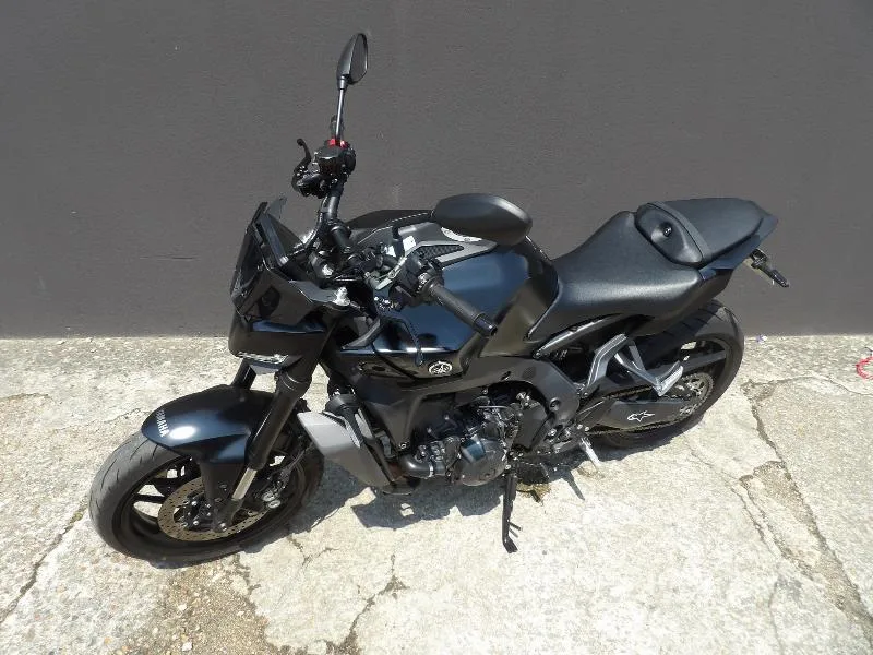 MT09