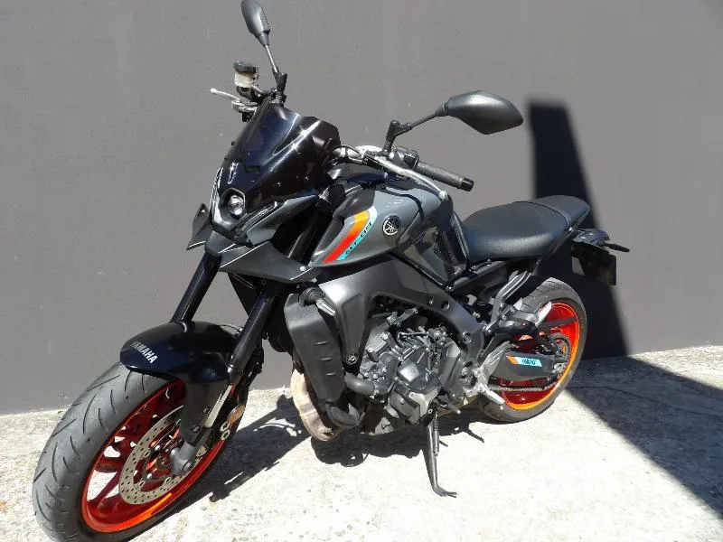 MT09