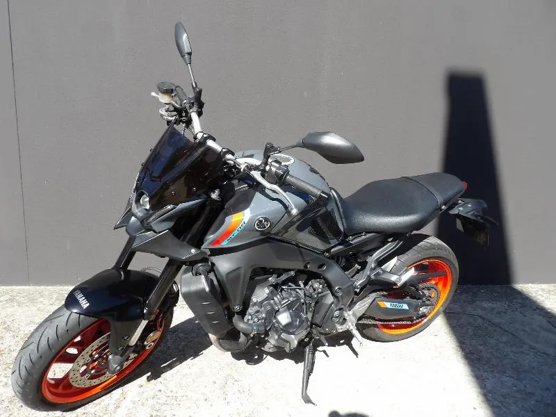 MT09