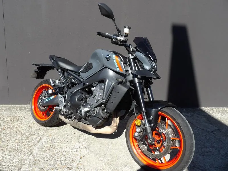 MT09
