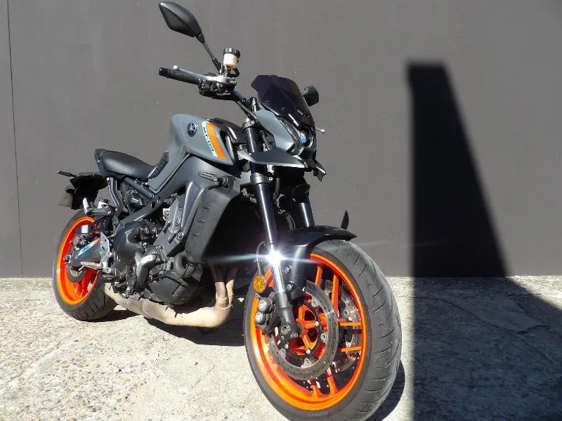 MT09
