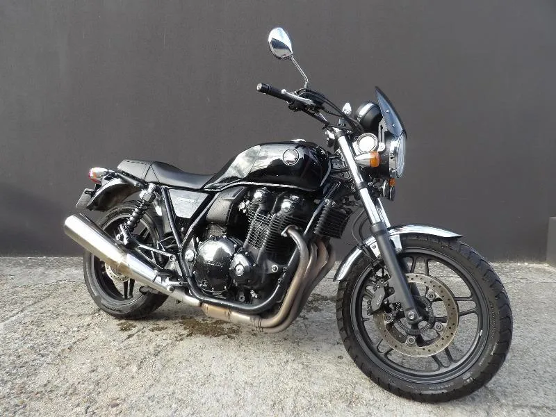 CB 1100