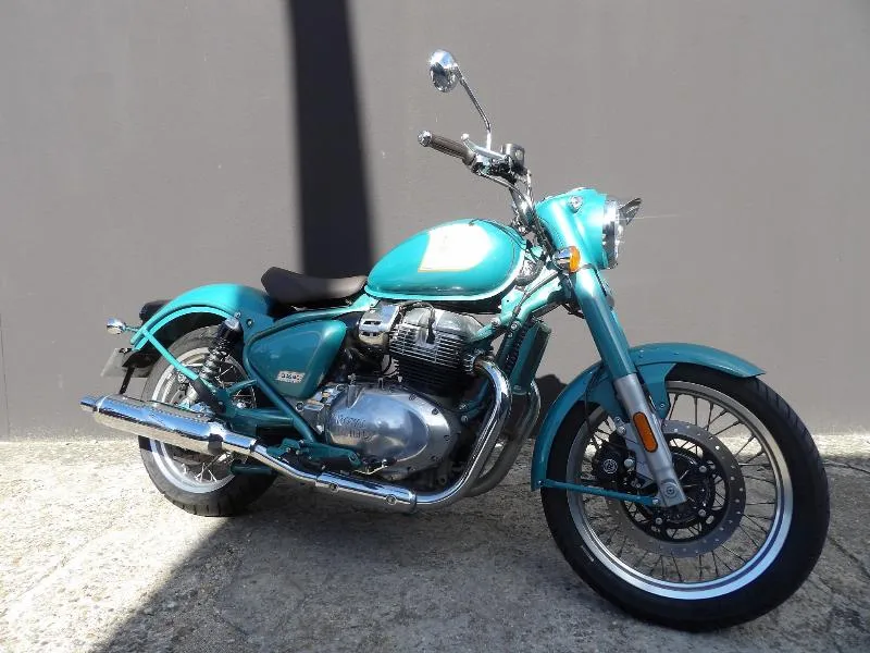 CLASSIC 650  A2  NEO RETRO