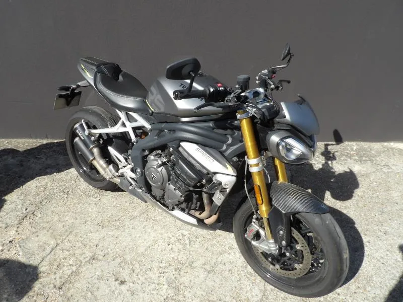 SPEED TRIPLE 1050 RS