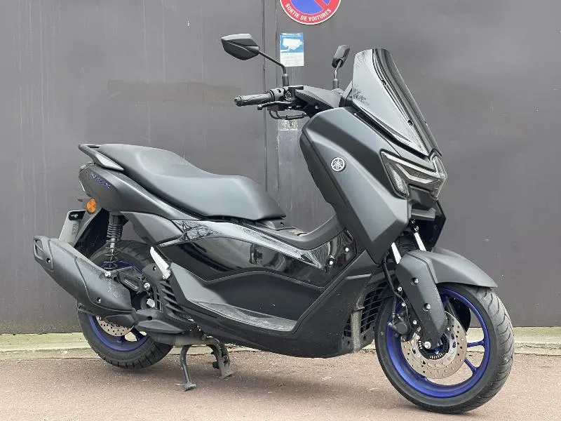 NMAX 125  1ERE MAIN  LOA POSSIBLE