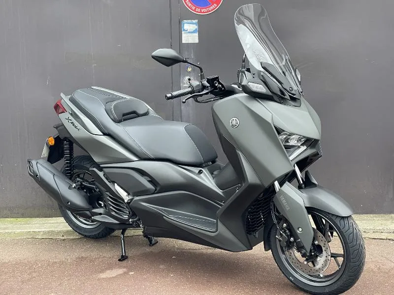 XMAX 125 STD  256KM  LOA POSSIBLE