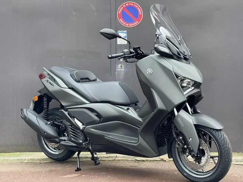 XMAX 125 STD  256KM  LOA POSSIBLE