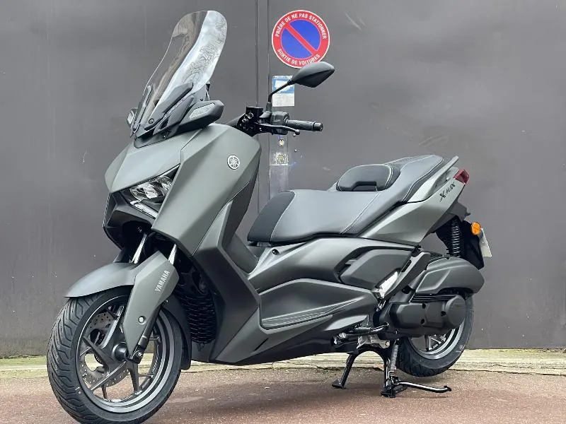 XMAX 125 STD  256KM  LOA POSSIBLE