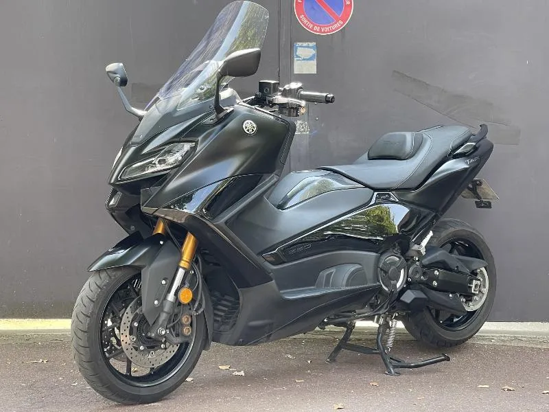 TMAX 560 TECH MAX  1ERE MAIN  GARANTIE 2030