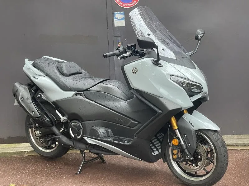 TMAX 560 TECH MAX  1ERE MAIN  250.28MOIS