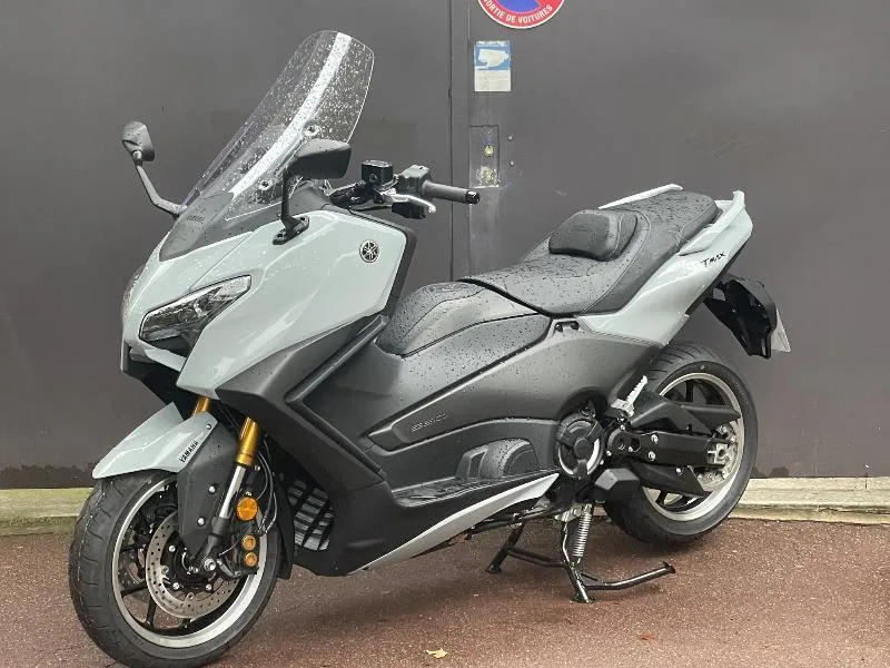 TMAX 560 TECH MAX  1ERE MAIN  250.28MOIS