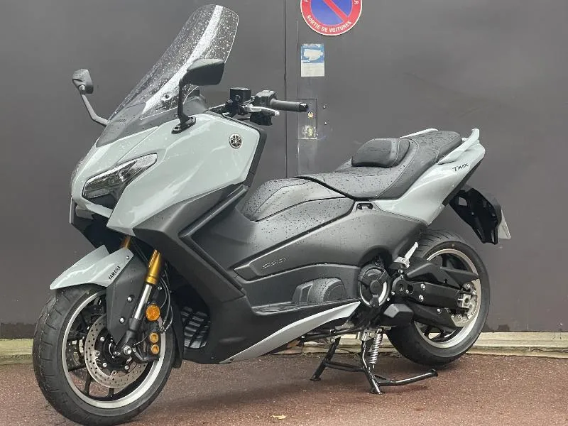 TMAX 560 TECH MAX  1ERE MAIN  250.28MOIS