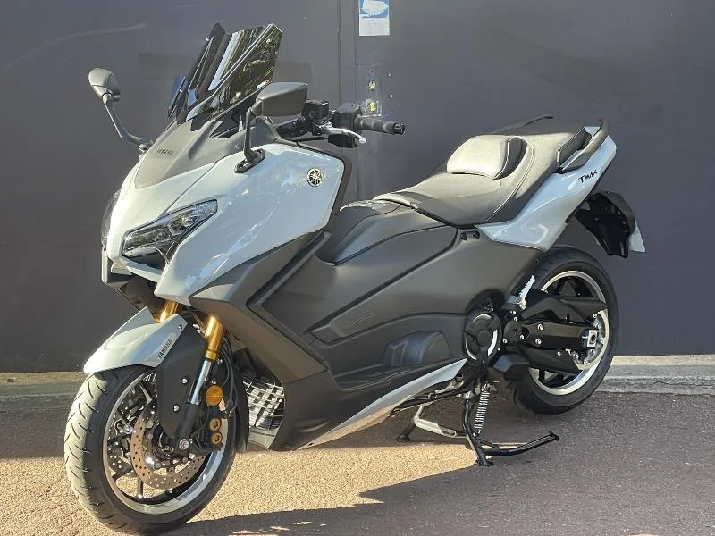 TMAX 560 TECH MAX  1ERE MAIN  ALARME