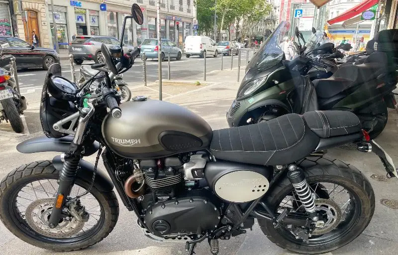 STREET SCRAMBLER  900