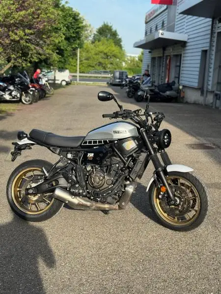 XSR 700 LEGACY