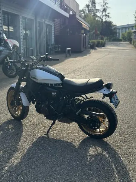 XSR 700 LEGACY