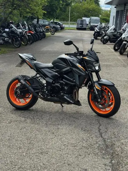 GSXS 750