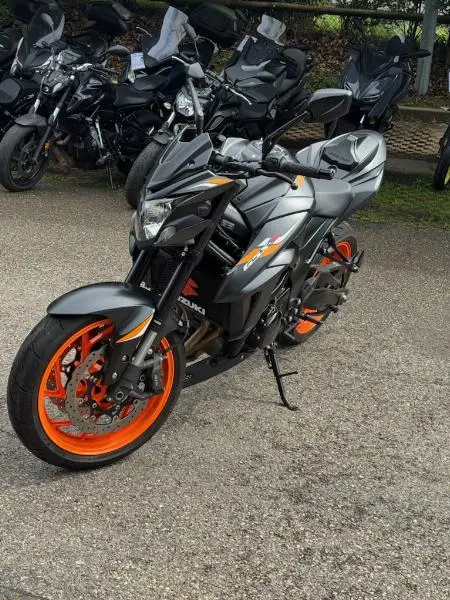 GSXS 750