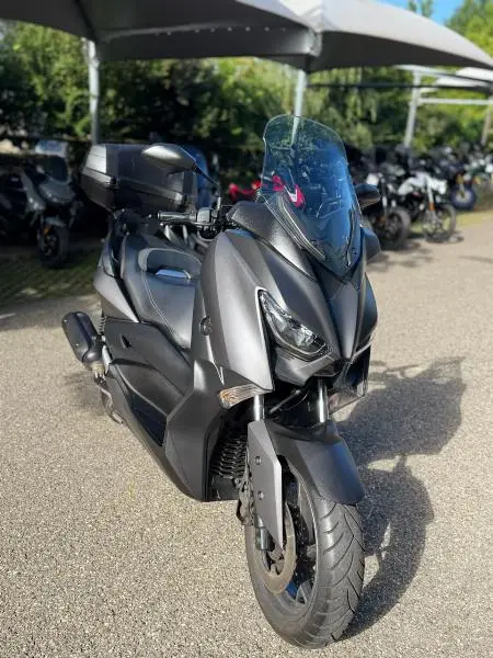 XMAX 125