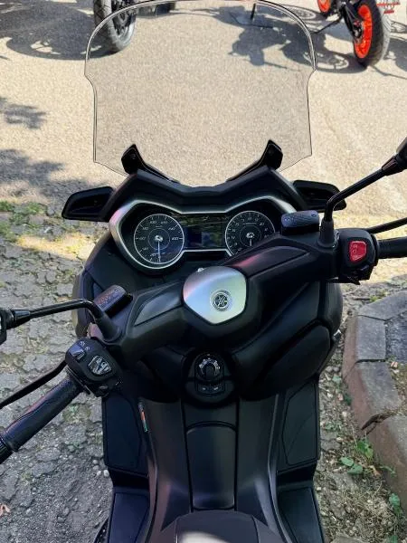 XMAX 125