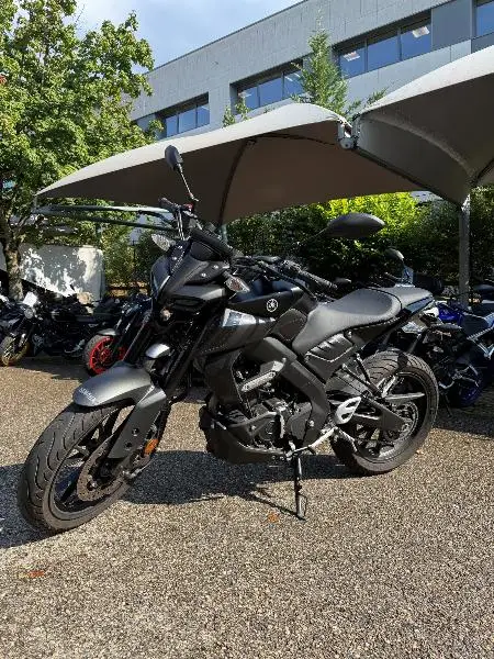 MT125 ABS