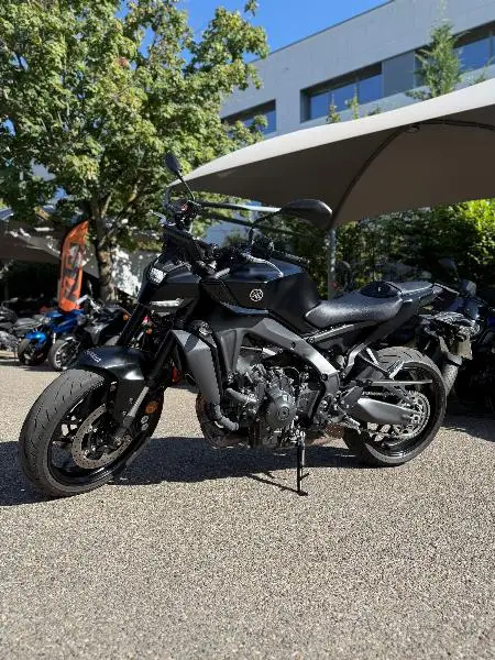 MT09